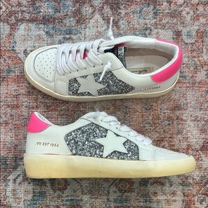 Vintage Havana White and Pink Sneakers with Retro Design